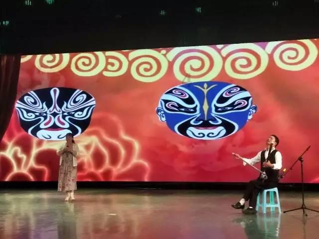 小球进黑洞